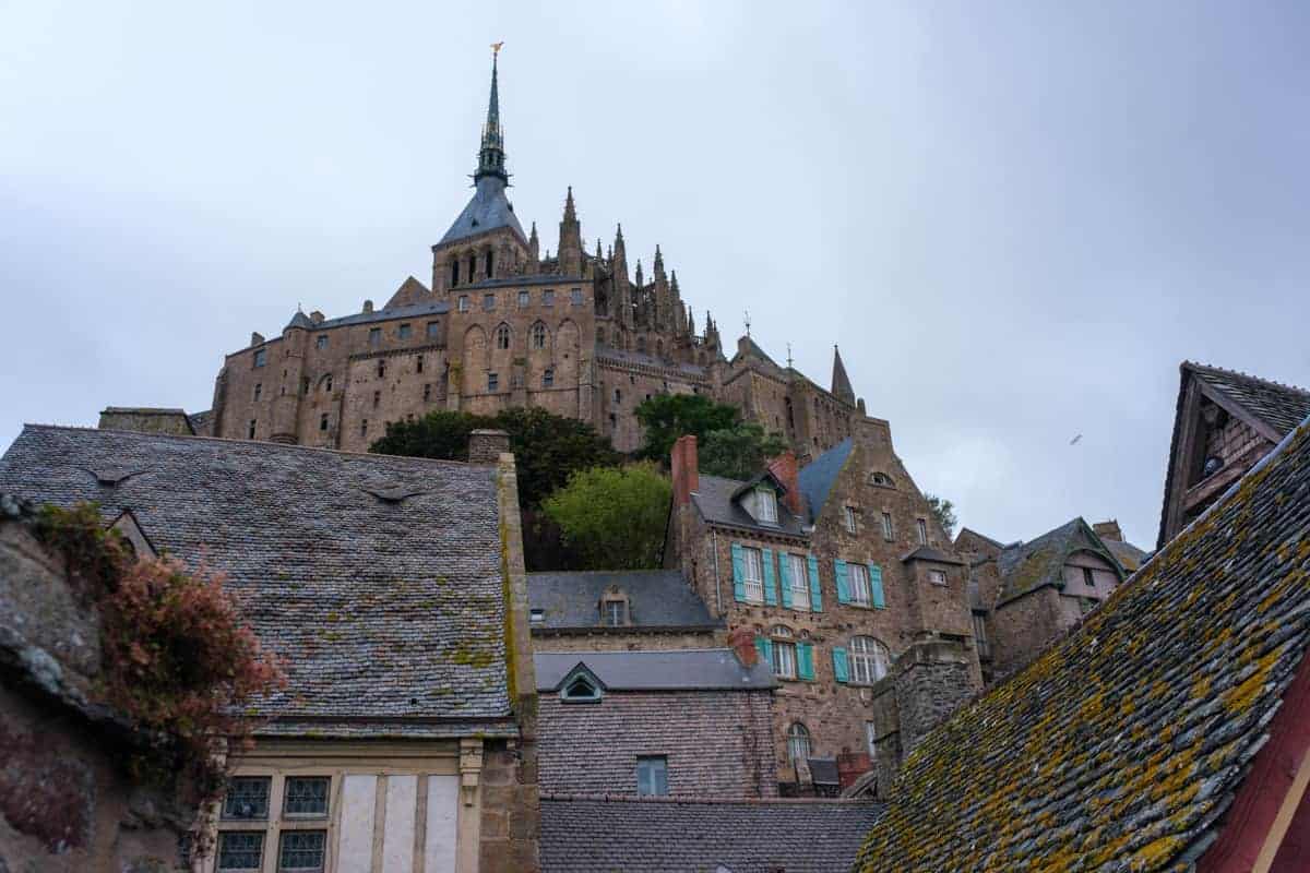 Der Mont-Saint-Michel Mit Dem Wohnmobil 6 Die Abtei Thront ÜBer Dem Berg