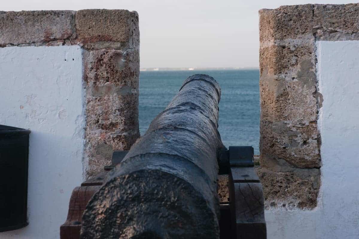 Kanone In C&Aacute;Diz