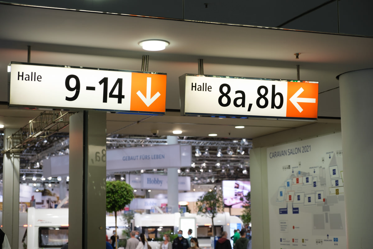 Von Halle Zu Halle Auf Der Caravan Salon