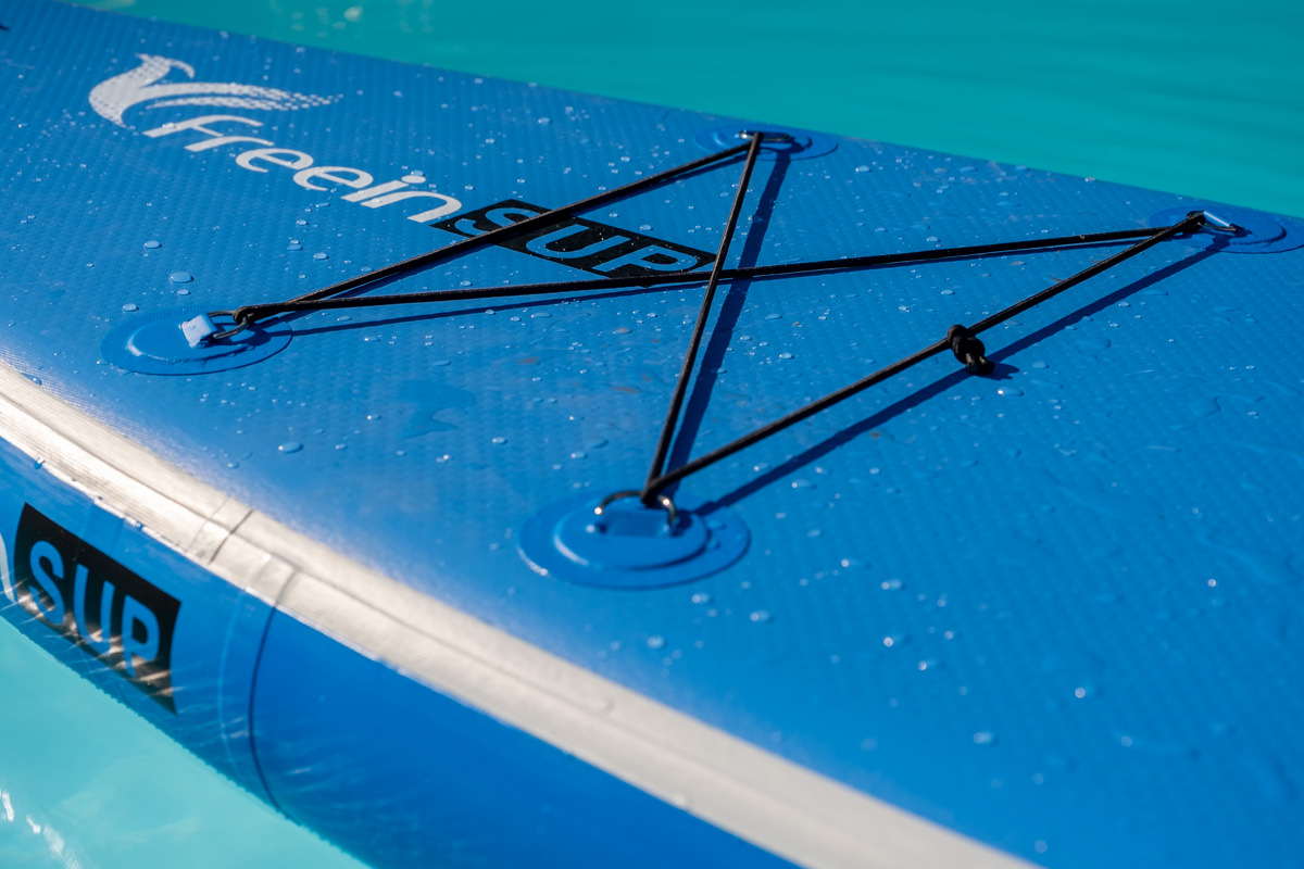 Mit Dem Gepäcknetz Lässt Sich Beim Supen Allerlei Transportieren