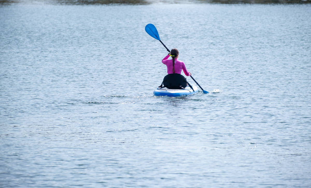 Ein Stand-Up-Paddle-Board Mit Sitz Wird Zum Kajak