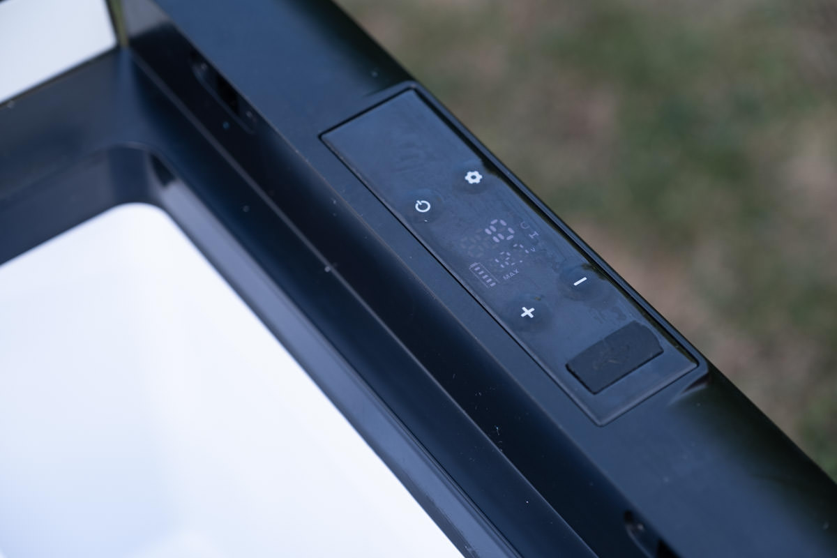 Icecube Kühlbox Von Maentum Im Großen Test 14 Das Bedienpanel Der Icecube-Kühlbox: Simpel Und Effektiv