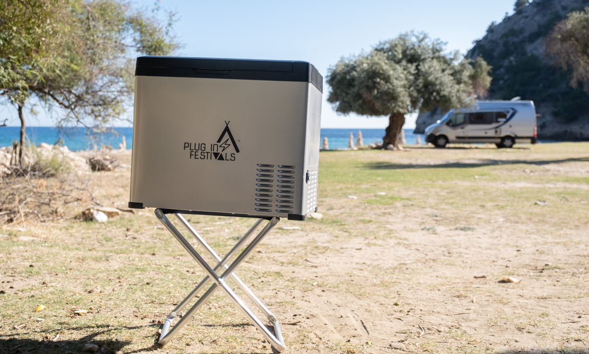 Icecube Kühlbox Von Maentum Im Großen Test 2 Icecube Kühlbox Am Strand