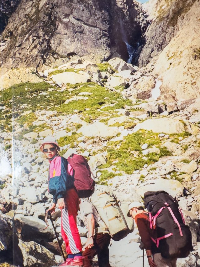 Olya Beim Zelt-Campen In Den Karpathen