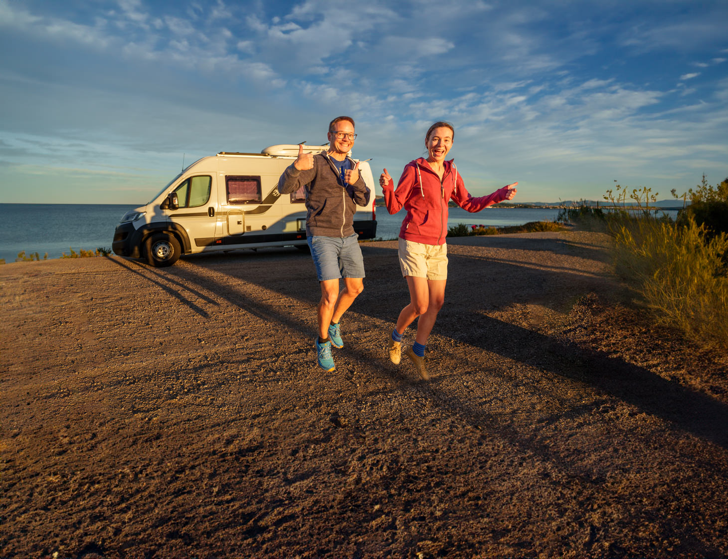 Wir Vor Dem Wohnmobil