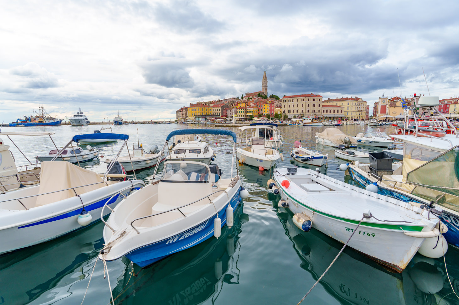 Boote vor Rovinj