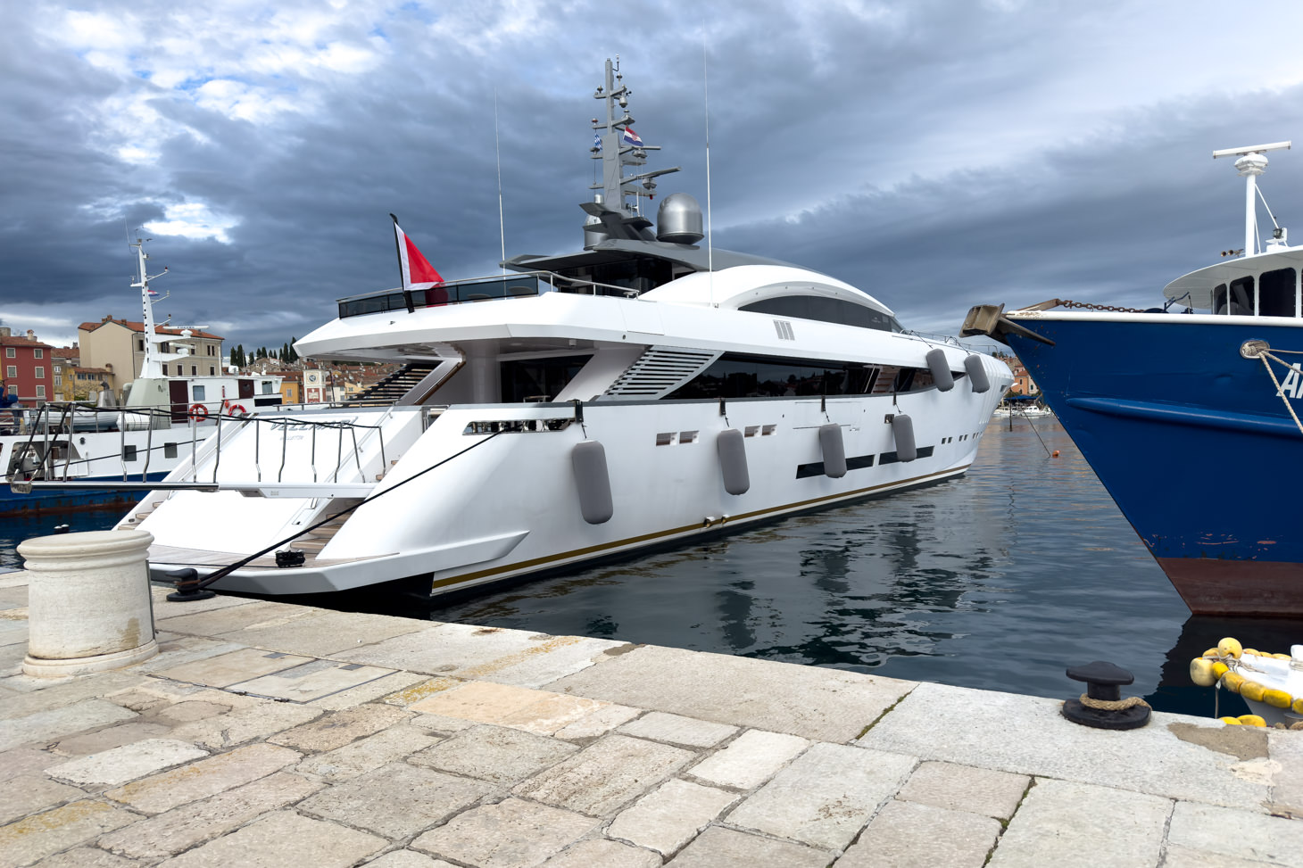 Küstenpatent Kroatien: Ein Ausführlicher Erfahrungsbericht 14 Gro&Szlig;E Yacht