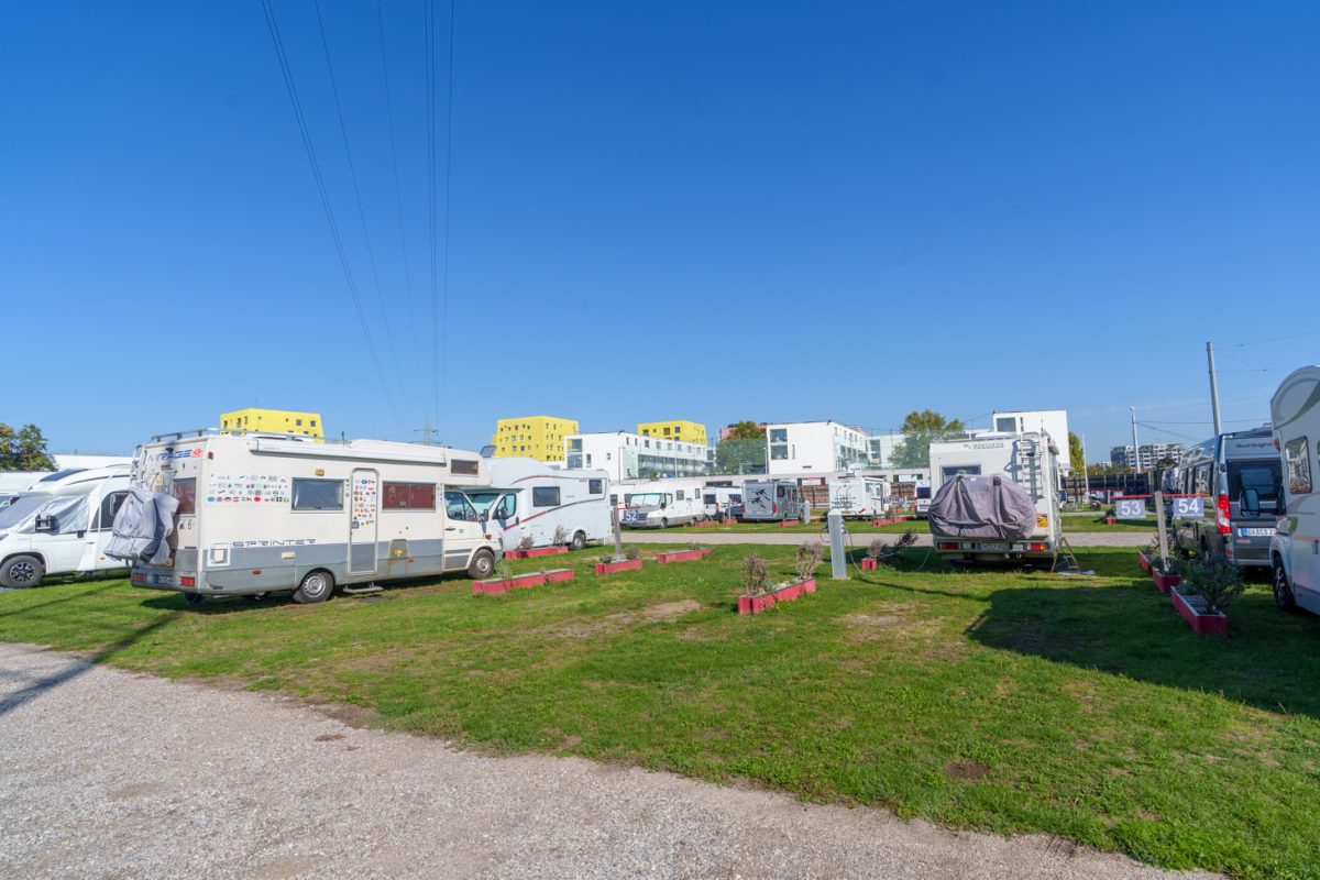 Stellplatz Perfektastrasse 0006